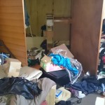 散乱した不要品