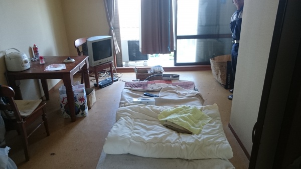 1人暮らしの部屋で物も少なく1時間程度ですべての物を回収！