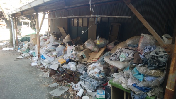 納屋にある長年放置していた農業関係のゴミ処分業者は？