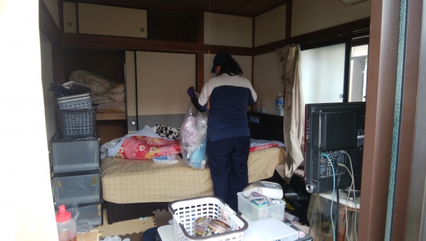 お部屋の片付け