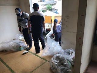 久喜市「一軒家の見積もりから不用品回収作業」まで女性スタッフが対応で安心
