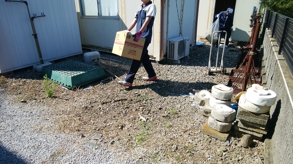 久喜市にある貸コンテナ倉庫、家の物置片付け「遺品整理と生前整理」