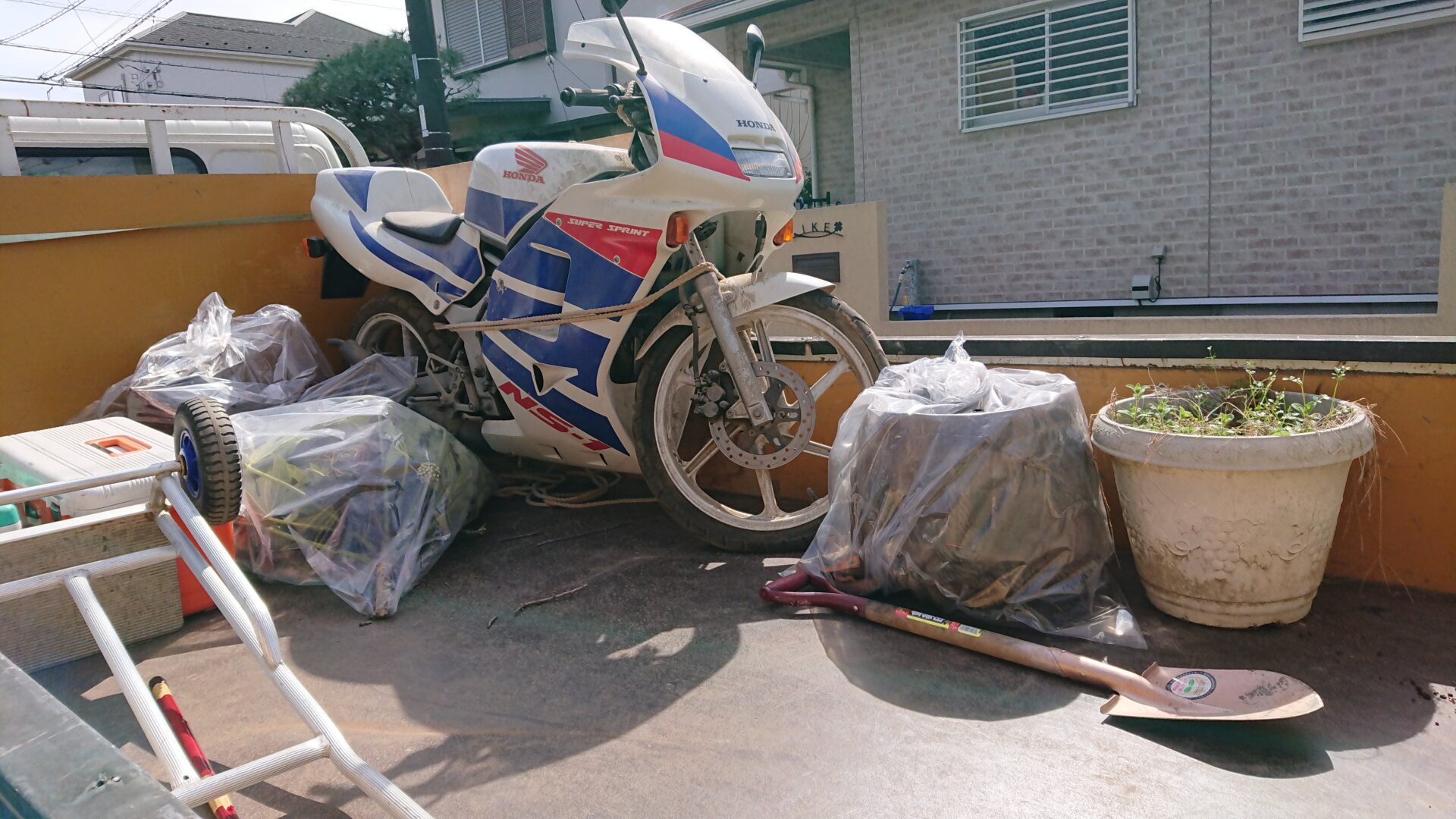 廃バイクの回収