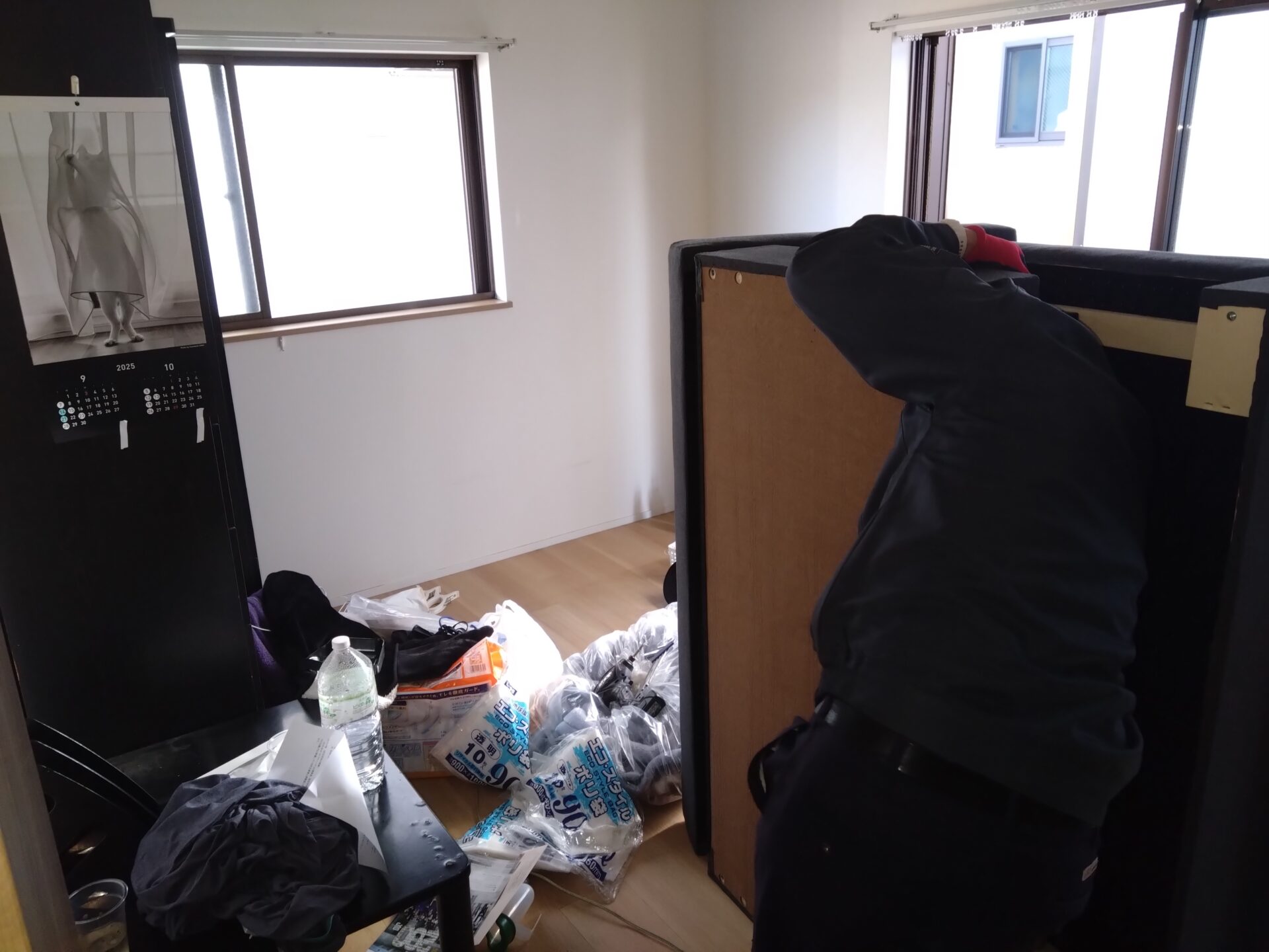 ベッドの解体中