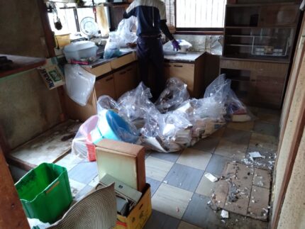 台所の片付け作業