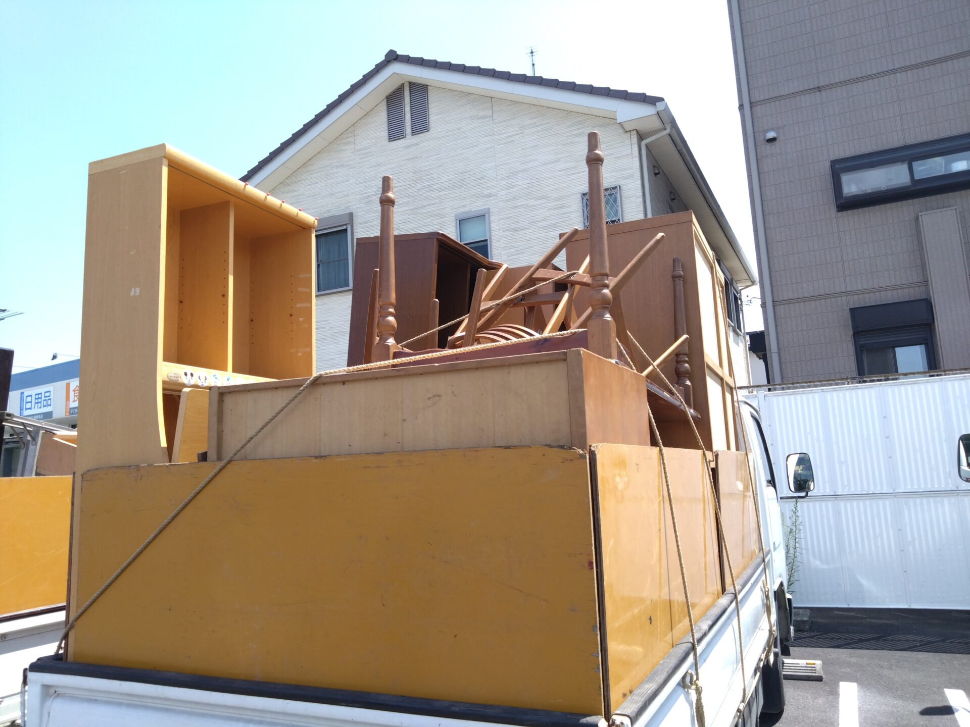 トラックに積み込み終わりました