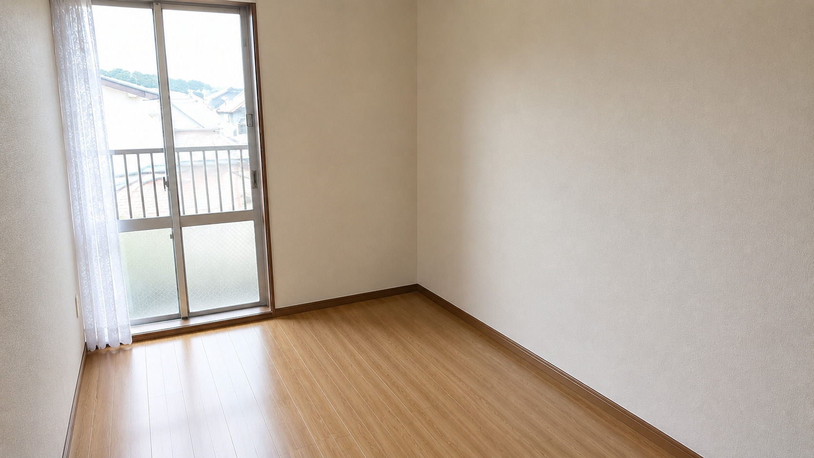 白岡市の遺品整理後に婚礼タンスと家財がなくなった寝室